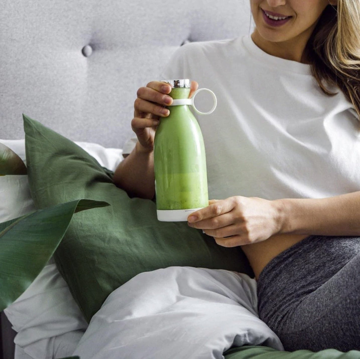 Portable rechargeable blender bottle – photo 3 of 6