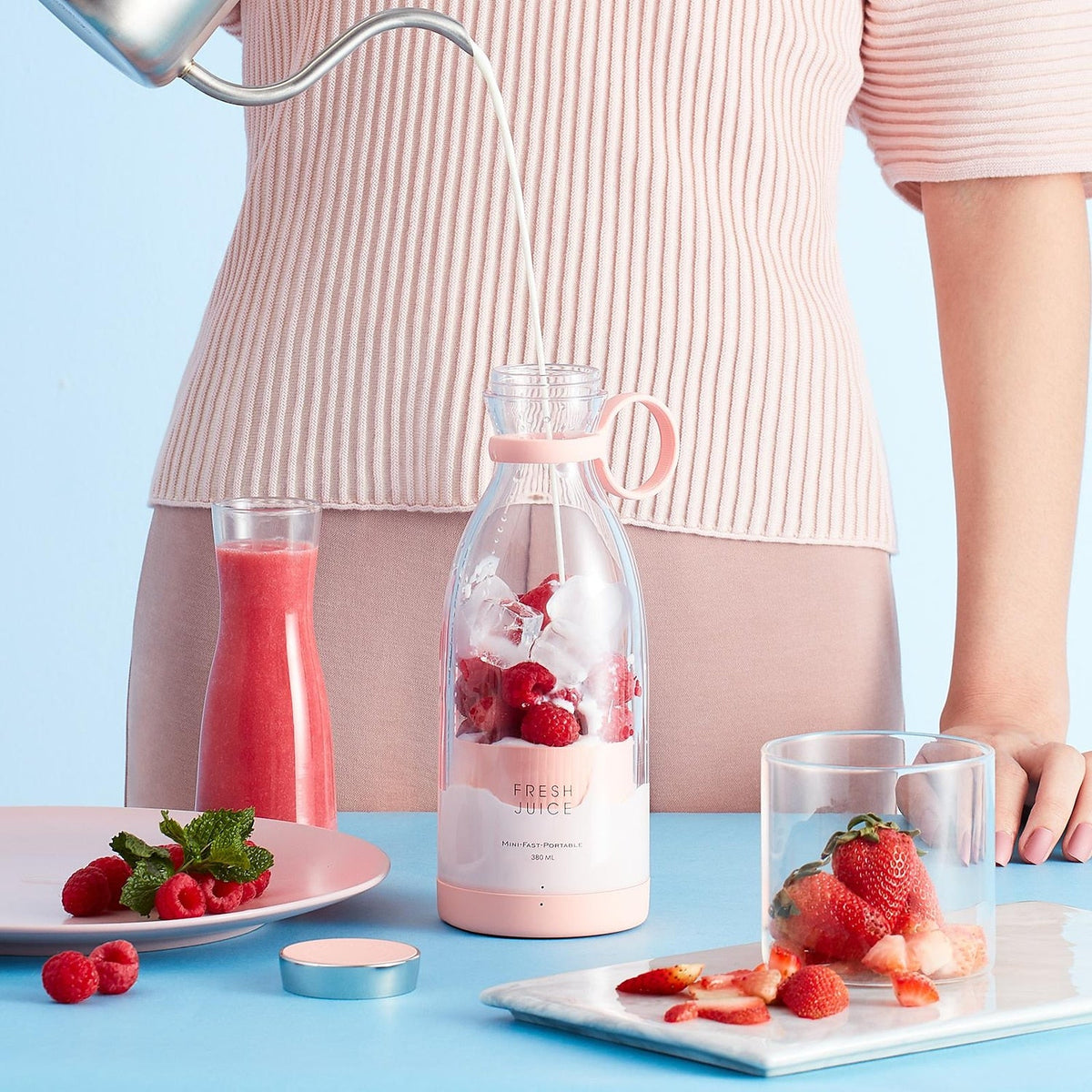 Portable rechargeable blender bottle – photo 2 of 6